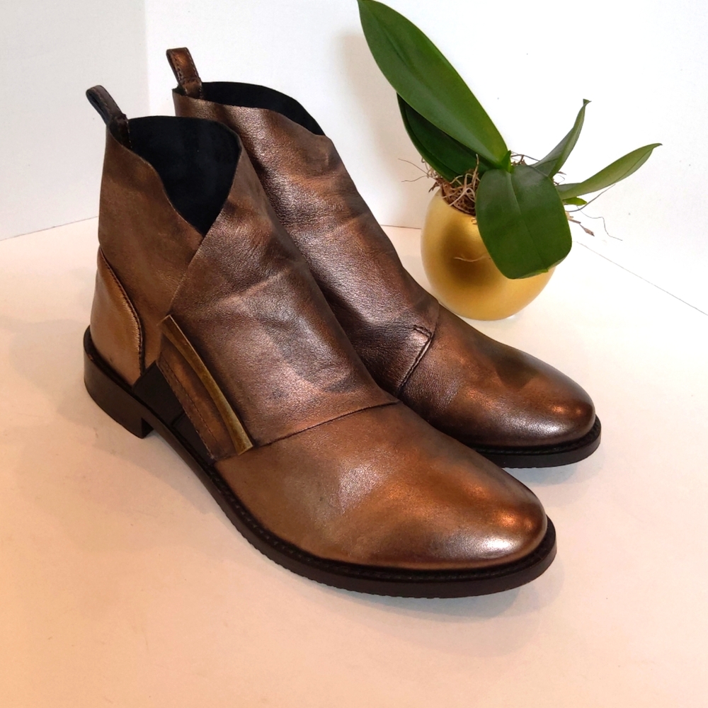 Johnston & Murphy Lola metallic ankle  boots booties